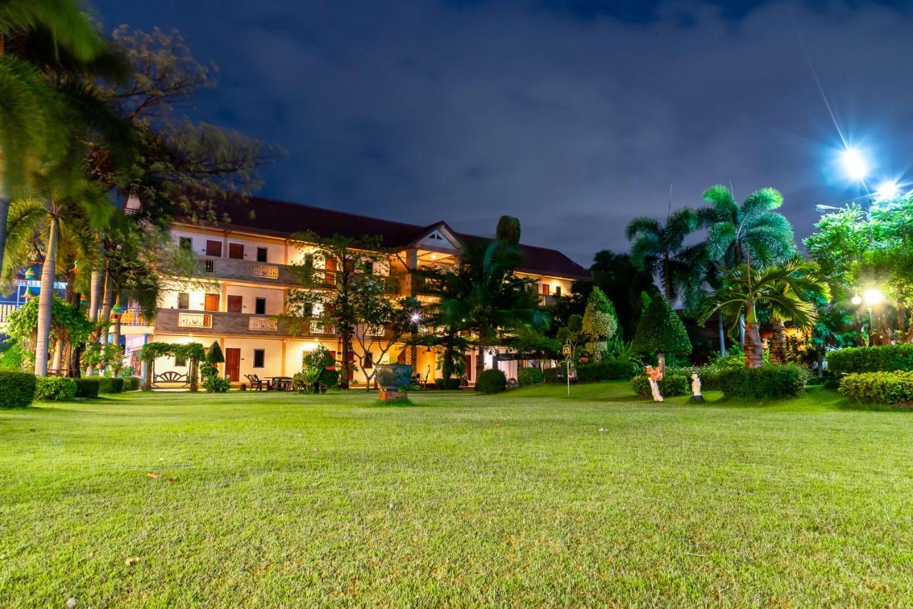 Pn Gold Resort Bangsaen Exteriér fotografie
