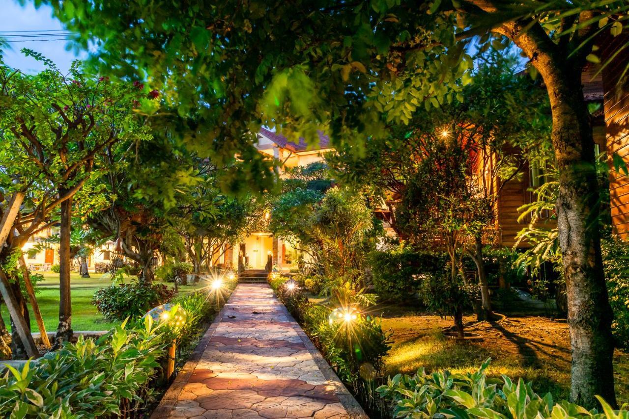Pn Gold Resort Bangsaen Exteriér fotografie