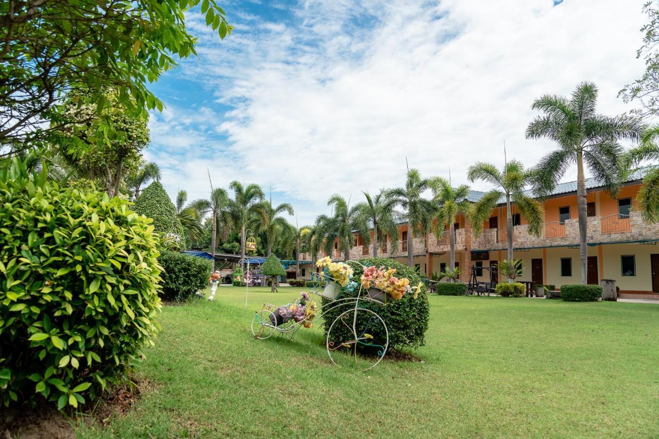 Pn Gold Resort Bangsaen Exteriér fotografie