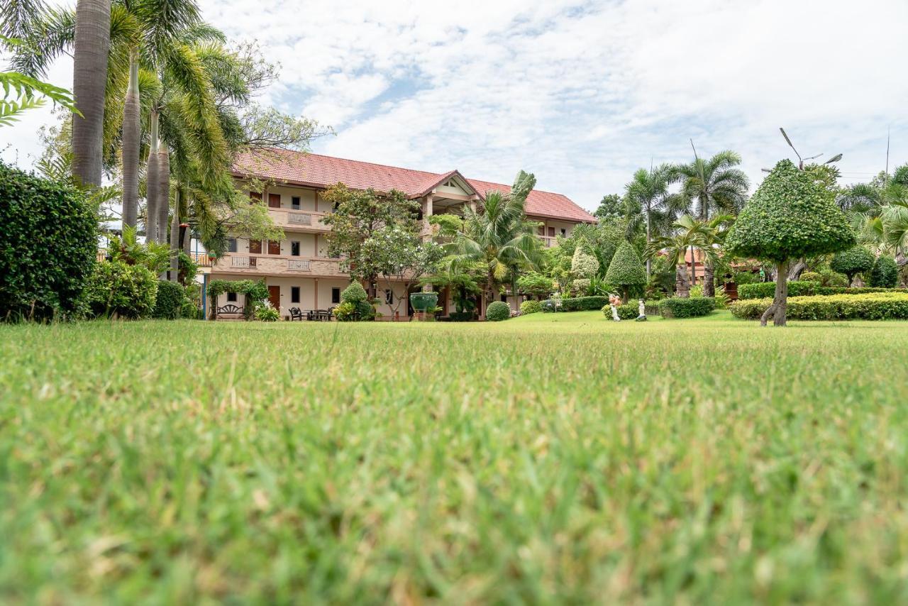 Pn Gold Resort Bangsaen Exteriér fotografie