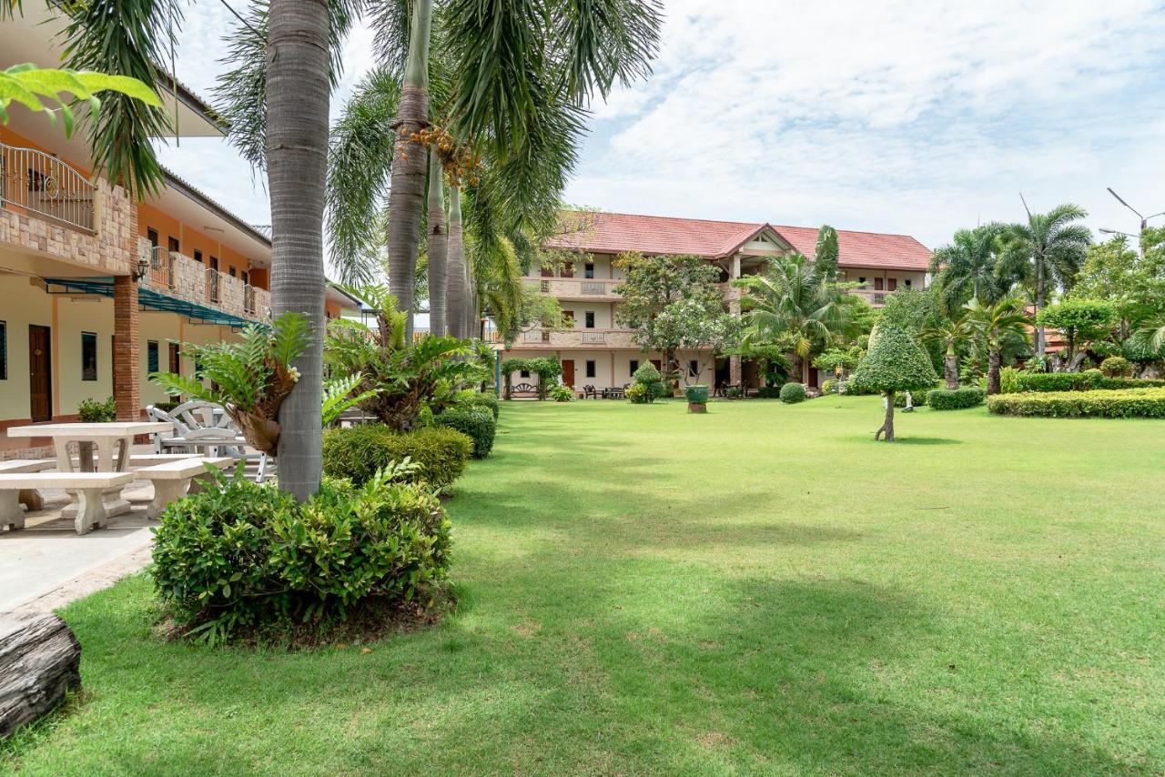 Pn Gold Resort Bangsaen Exteriér fotografie